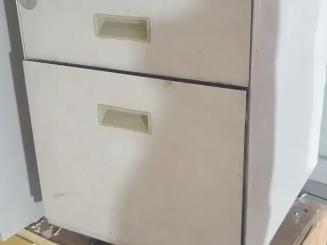 Steel pedestal drawer unit